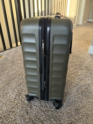 NEW Tumi 19 Degree International Expandable 4 Wheeled Carry-On Olive Green $750 - Picture 4 of 9
