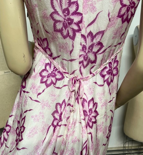 Spring Florals Vintage 1960s Lavender Floral Rayon Blend Slimming Dress Bust 33 - Picture 15 of 15