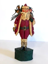 WHIMSICAL WHITTLER. 1992 SANTA GIFT GIVER. RAWSON SANTA. HAND CARVED.