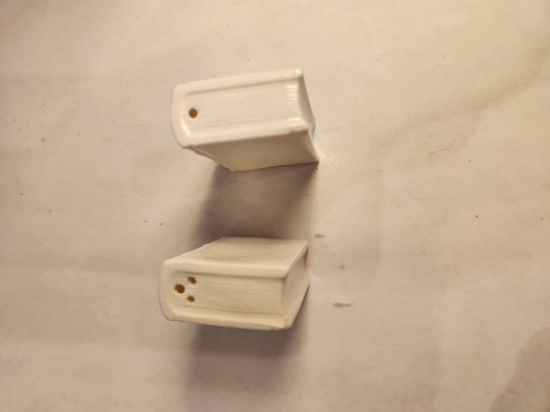 Vintage Mini Book Flower Salt & Pepper Shakers Bone China Japan Kitschy Kitchen - Picture 5 of 8