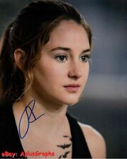 SHAILENE WOODLEY.. Divergent's Tris Prior - SIGNED SHAILENE WOODLEY.. Divergent's Tris Prior - SIGNED