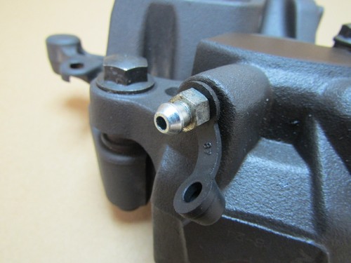 Honda Rebel CMX1100 A-M 2021 5,279 miles rear brake caliper Nissin (11194) - Picture 6 of 11