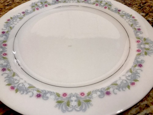 Vintage Mismatched China Dinner Plates Qty 4 Beautiful Florals Elegant Romantic - Picture 6 of 12