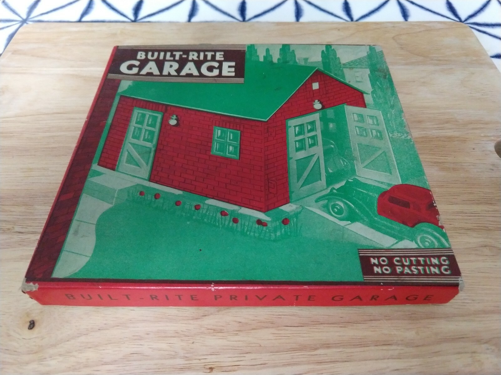Stunning Vintage CARDBOARD toy garage Warren Paper Products Lafayette Indiana Stunning Vintage CARDBOARD toy garage Warren Paper Products Lafayette Indiana