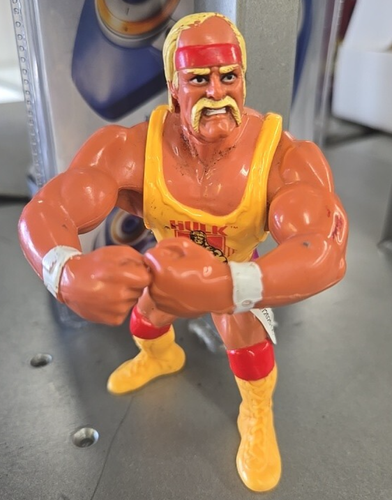 Vintage WWF Wrestling Action Figures Hulk Hogan, Jake The Snake, Bret Hart Butch - Picture 12 of 12