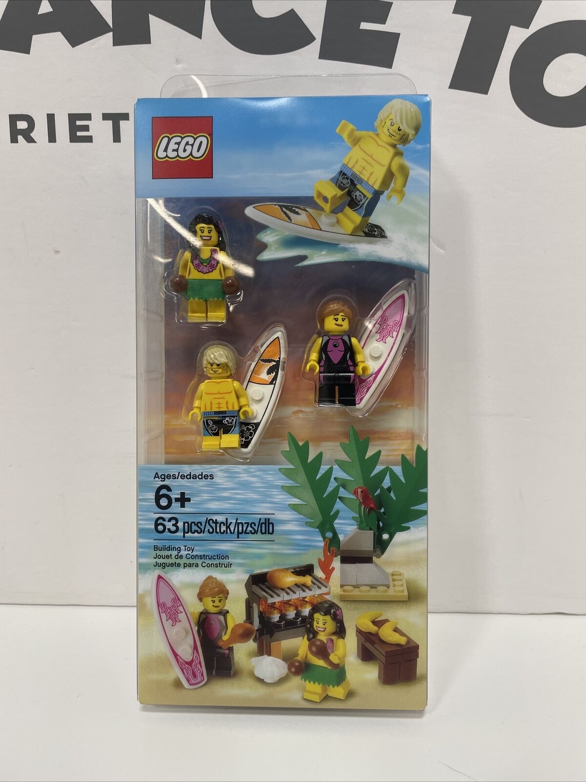 Lego set of 3 Hawaiian Surfers, Hula Girl & Beach Barbeque Set. 850449