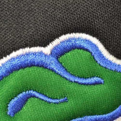 NHL - Chicago Blackhawks 2-pc Embroidered Car Mats 18"x27" - Picture 3 of 5