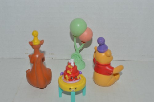 Disney~2" Winnie The Pooh~3" Kanga & Roo With Happy Birthday Party Hats~BD - Picture 2 of 3
