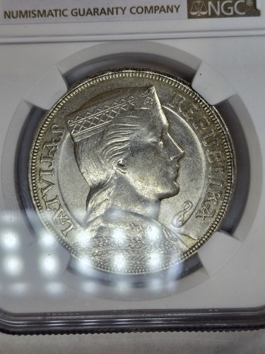 1929 Latvia 5 Lati NGC AU58 - Picture 3 of 6