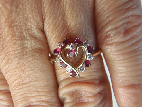 Estate Solid 14K Yellow Gold Natural Ruby & Diamond Heart Ring Size 6 1/2