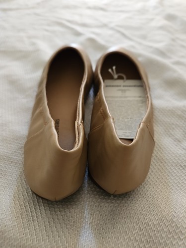 Amazon Essentials balletto donna Belice beige piatto 8,5 W E12 - Foto 3 di 7