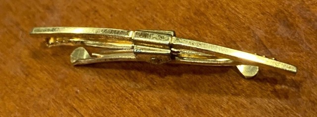 VINTAGE HICKOCK GOLDTONE 1.75" DOUBLE TIE CLIP BAR RETRO MCM ROCKABILLY EUC VINTAGE HICKOCK GOLDTONE 1.75" DOUBLE TIE CLIP BAR RETRO MCM ROCKABILLY EUC