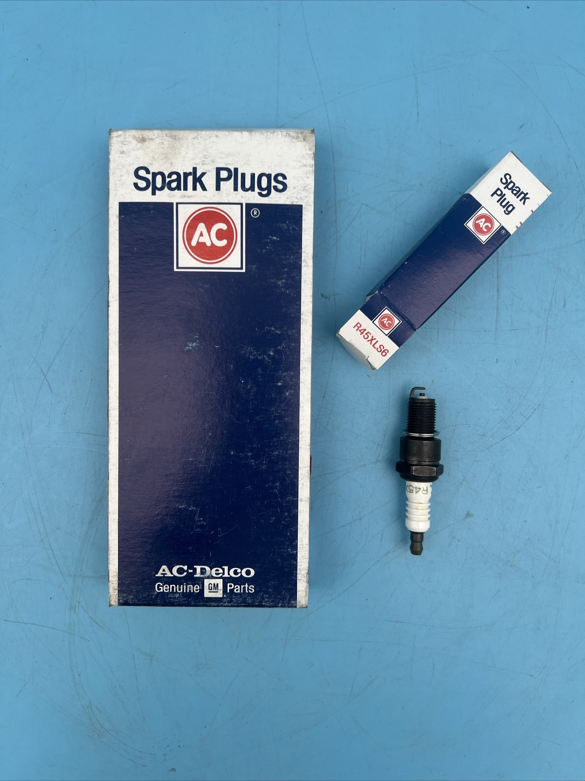 New - AC Delco Spark Plugs #R45XLS6 Genuine GM Motor Parts - Pack Of 8