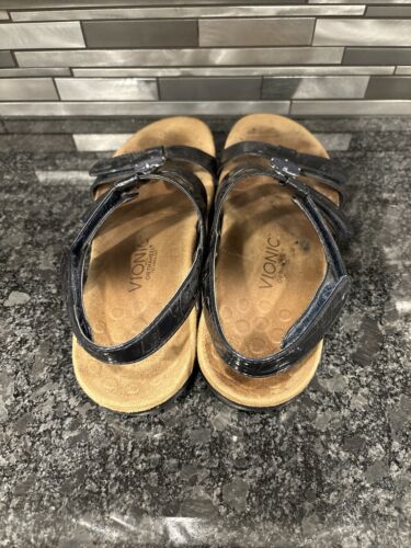 Vionic Sandale Bernstein Medaillon verstellbarer Riemen Komfort Reisen Marineblau Größe 8,5 - Bild 3 von 7