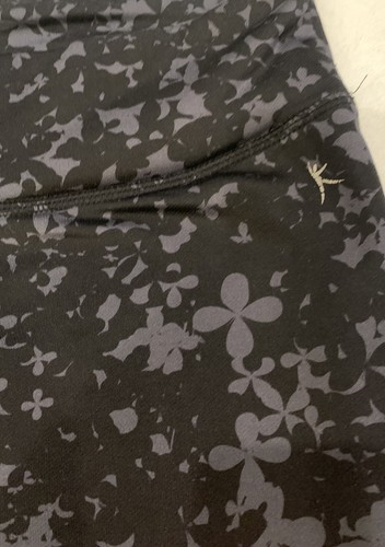 Danskin Women's Capri Athletic Leggins- black & Grey- size 8-10- Mint Condition - Picture 4 of 5