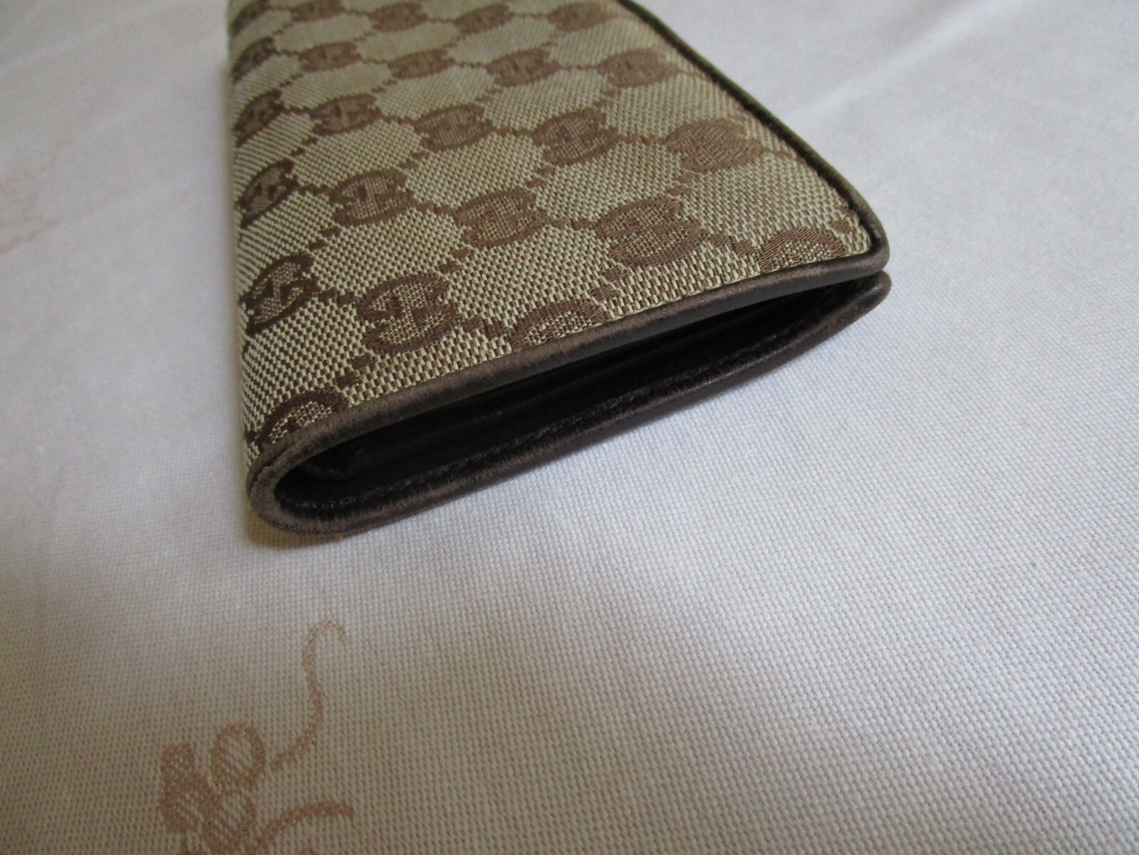 Vintage Gucci Brown Signature Canvas Leather Kiss Lock GG Long Wallet Italy