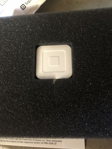 Square Reader for Credit Cards in White (brand new)  Apple , Android phones  - Picture 1 of 5