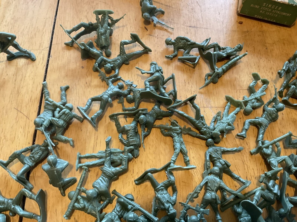 Lot 74 Vintage 1960's Army Men Toy Soldiers | eBay