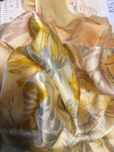 VERA NEUMANN Scarf 25”Square MCM Modernist Floral Yellow Vintage - Picture 2 of 12