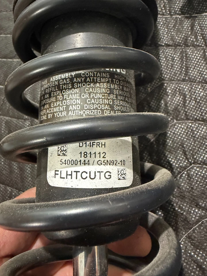 Amortiguadores traseros ajustables Harley Davidson Touring 2009-23 54000144 Foto 4 de 4
