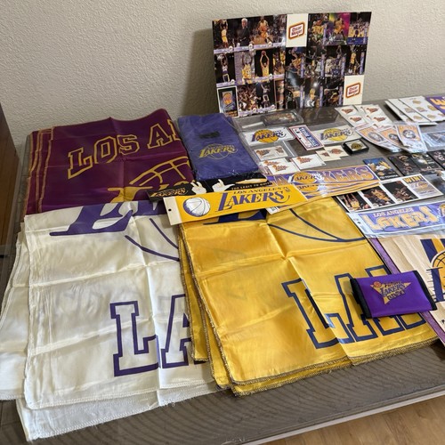 LOS ANGELES LAKERS Collectibles Assorted Lot Vintage Souvenir Pins Flags 1985-90 - Picture 2 of 17