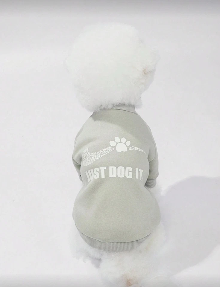 Novo Moletom Dog “Just Dog It” Gola Redonda – Tamanhos P & M - Imagem 2 de 4