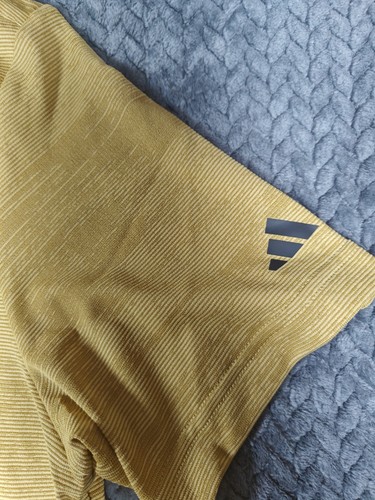 Polo de golf Adidas Ult365 para hombre talla mediana IL0573 beige avena dorado precio de venta sugerido por el fabricante 70 nuevo con etiquetas - Imagen 4 de 8