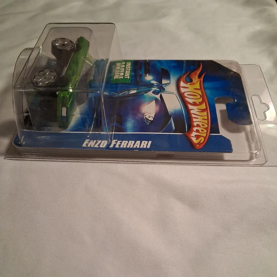 Tarjeta de error Enzo Ferrari Mattel Hot Wheels 2006 vehículo verde Low Rider Foto 3 de 4