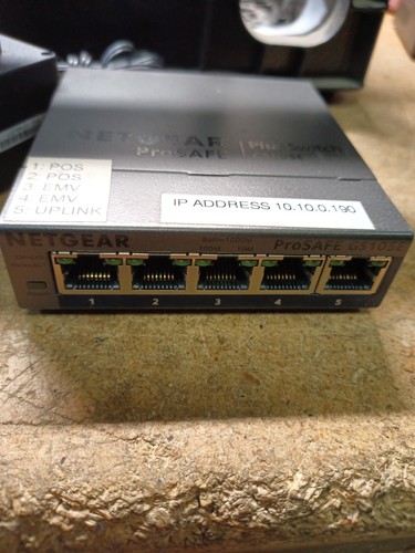 Netgear GS105Ev2 5-Port Gigabit Ethernet Smart Managed Plus Switch - Picture 2 of 3