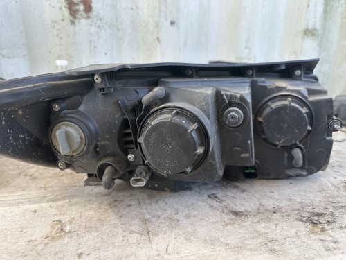 2007 Hyundai Santa Fe Left Passenger Headlight Assembly #B125 - Picture 2 of 10