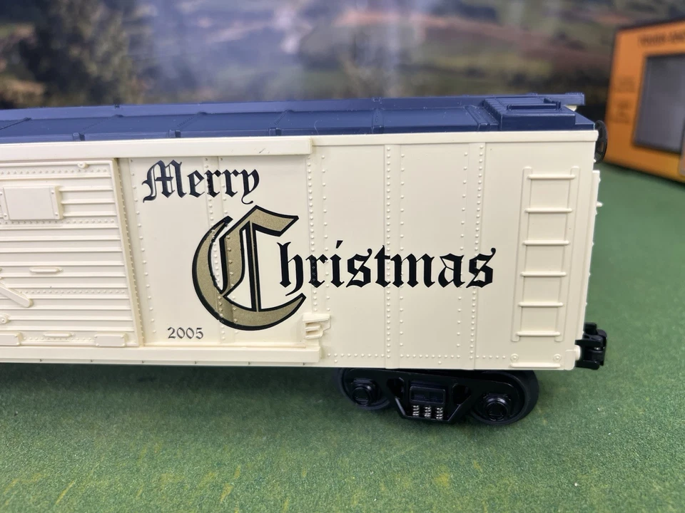 MTH RAIL KING 30-74257 2005 CHRISTMAS BOXCAR "MERRY CHRISTMAS" NEW IN BOX - Image 3 of 4