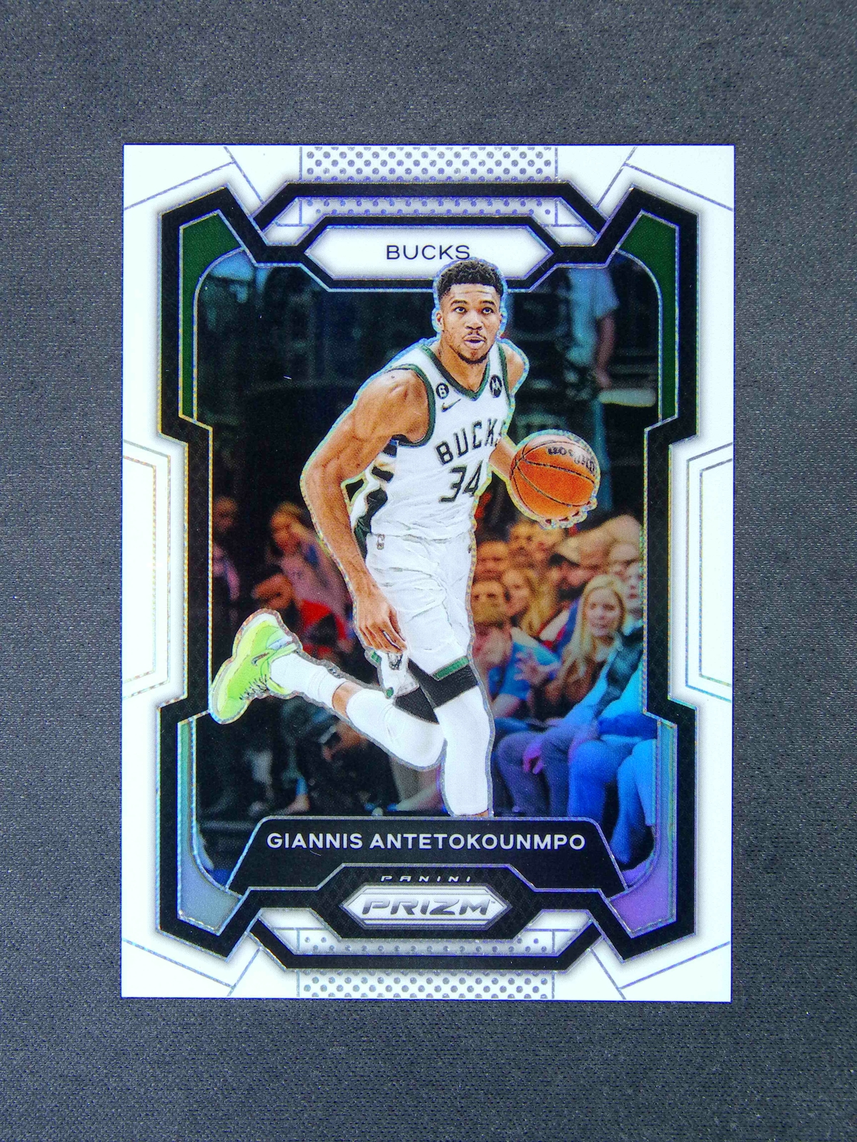 2023-24 Panini Prizm Giannis Antetokounmpo #103 White /175