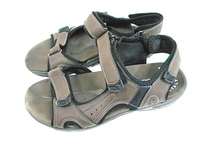 mens beach sandals uk