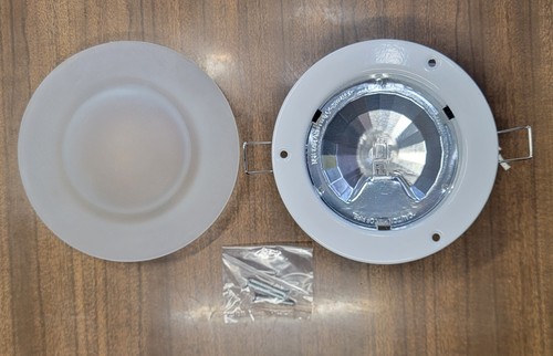 *NEW* RV CAMPER 12V 12 VOLT HALOGEN RECESSED OR FLUSH LIGHT FROSTED GLASS L9136 - Picture 3 of 16