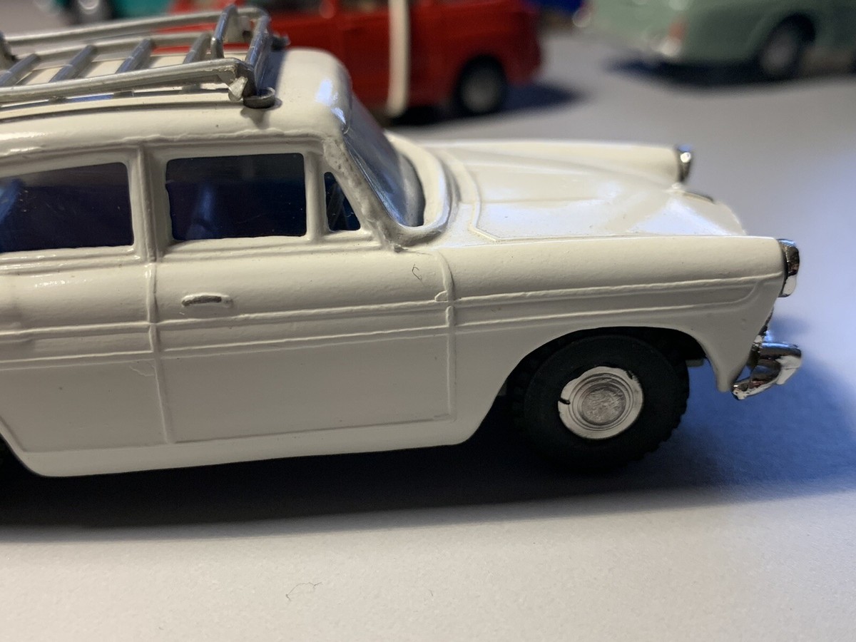 自動車 Tri-ang SPOT-ON 1/42 AUSTIN A60CAMBRIDGE VINTAGE TRIANG SPOT ON AUSTIN A60 CAMBRIDGE 1/42 CAR MODEL