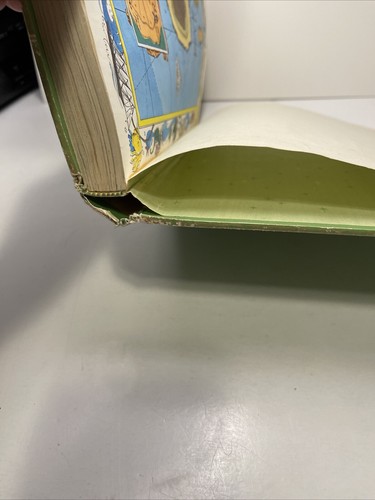 Vintage Walt Disney Fantasy On Parade Green Book & Adventure In Fact Blue Book - Picture 18 of 20