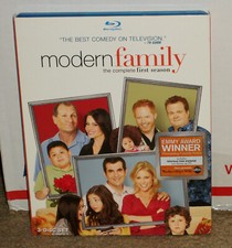 Modern Family The Complete First Season Blu-ray With Slipcover