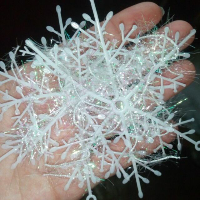 30pcs Christmas Snowflake Ornaments White Plastic Tree Snowflake Home Decoration 30pcs Christmas Snowflake Ornaments White Plastic Tree Snowflake Home Decoration