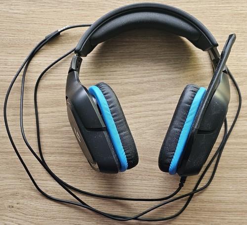 Logitech G432 7.1 Surround Gaming Headset Wired PC PS4 Xbox One Nintendo Switch - Picture 8 of 12