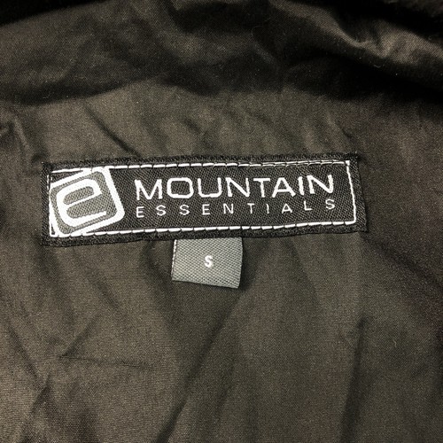 Chaqueta anorak ligera con capucha negra e Mountain Essentials pequeña impermeable - Imagen 11 de 14