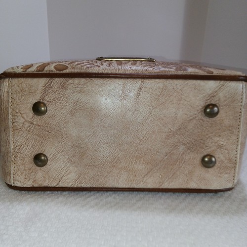 American West Annie's Secret Shoulder Bag W/Conceal Carry Pocket. Leather. - Picture 11 of 20