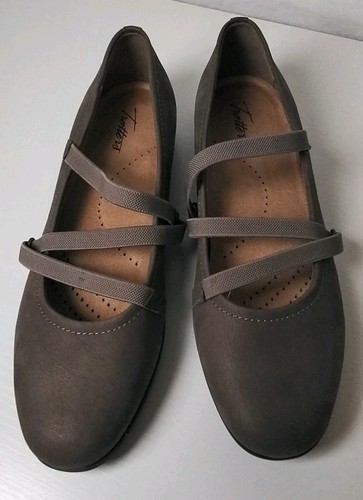 Nuevo sin etiquetas Trotters Mujer’s Talla 11 Gris Marrón Cuero Ballet Planas Correas Elásticas - Imagen 2 de 6