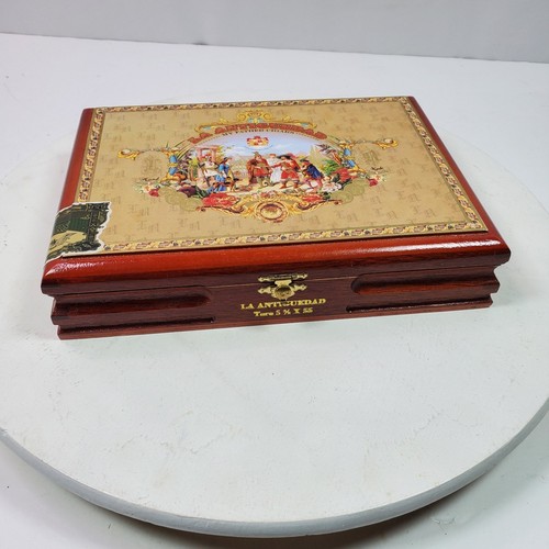 La Antiguedaed Cigar Box Wood 9x7x2 Inch EMPTY Tobacciana - Picture 6 of 9