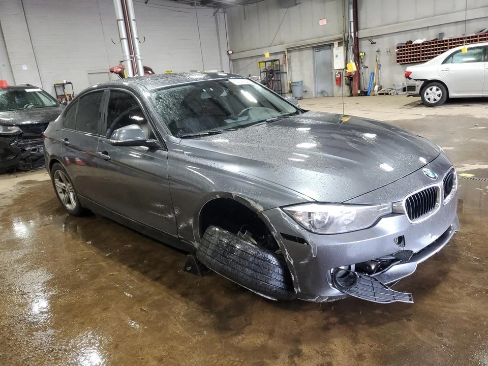 (LOCAL PICKUP ONLY) Trunk/Hatch/Tailgate Without Rear Camera Fits 12-17 BMW 320i - Image 4 of 4