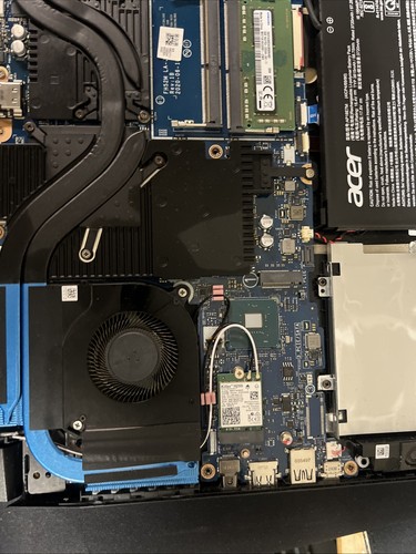 Predator Helios 300 Laptop i7 CPU 10 Gen - Bild 14 von 15