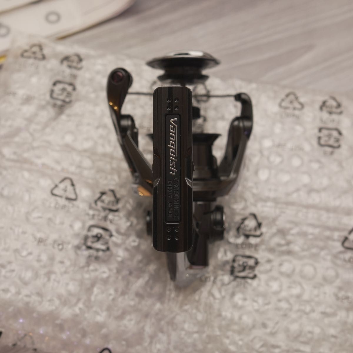 SHIMANO 23 Vanquish C3000MHG Fishing Spinning Reel Unused