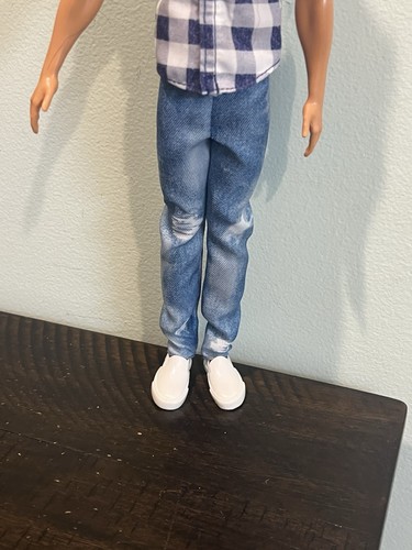 Barbie It Takes Two Camping blonde Ken Puppe im karierten Hemd - Bild 6 von 9