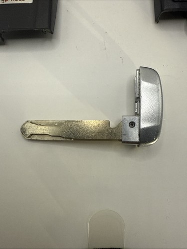 OEM 2015-2017 ACURA TLX SMART KEY KEYLESS FOB REMOTE START KR580399900 Driver 1 - Picture 4 of 7