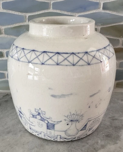 Antique Stoneware Chinese Ginger Jar Oriental Vintage Blue White