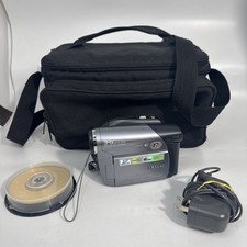 Samsung SC-DC173U DVD Camcorder +R dual layer 1200x Digital Zoom 34x Optical